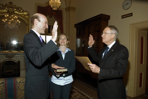 File:Harry Reid swears in Gregory Jaczko 4-28-08.jpg