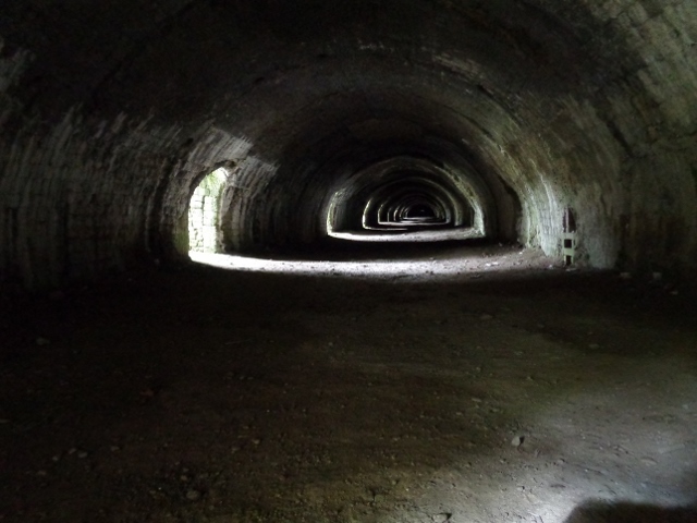 File:Hoffmann Kiln at Langcliffe Quarry - geograph.org.uk - 5579510.jpg