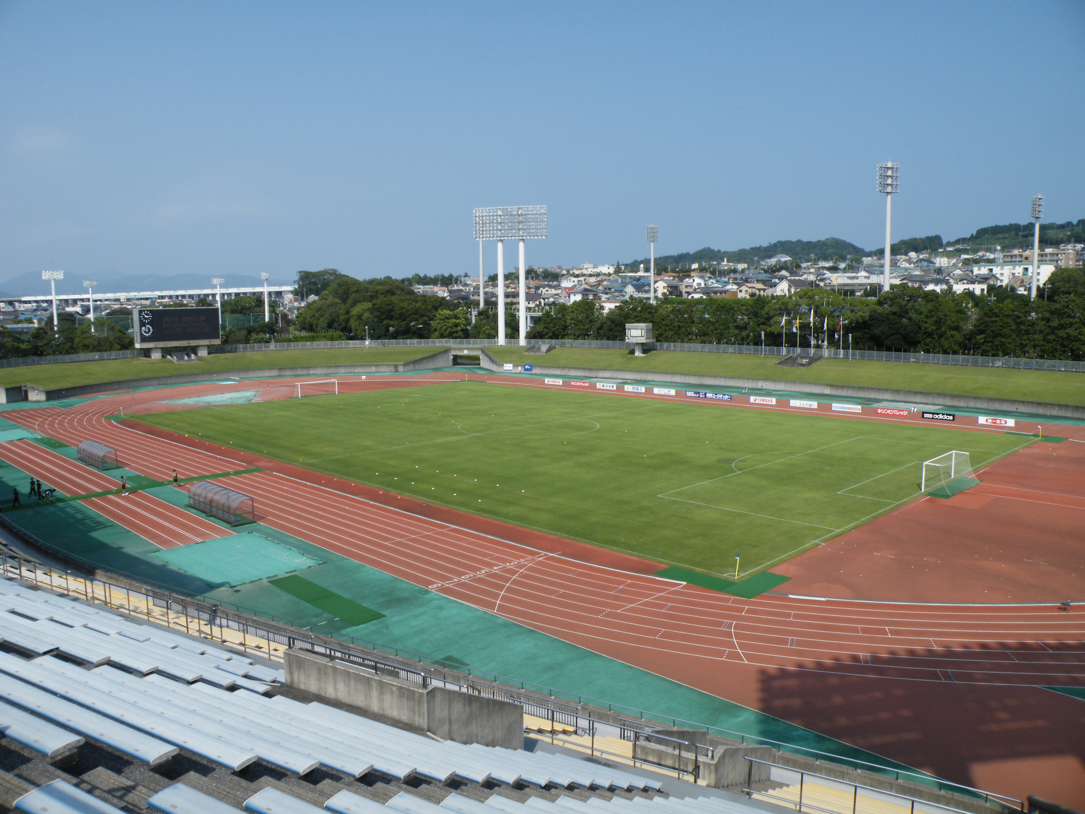 静岡県草薙総合運動場陸上競技場 Wikipedia