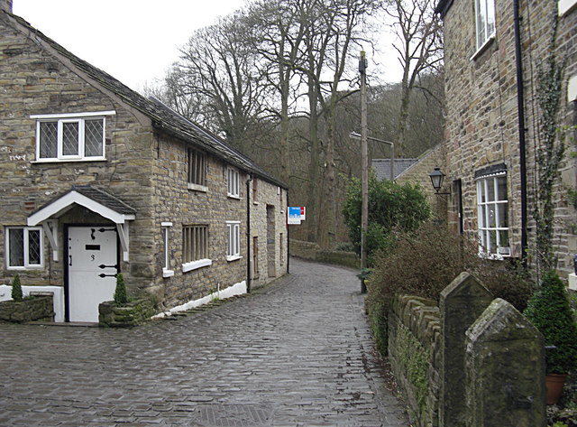 File:Low Lea Road, Marple Bridge - geograph.org.uk - 1177840.jpg