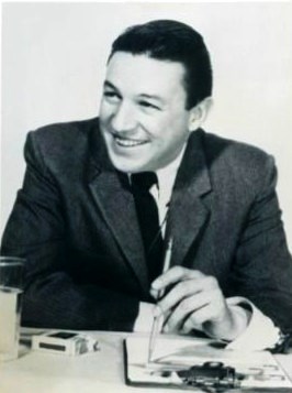 File:Mike Wallace Interviews 1957 (4).jpg