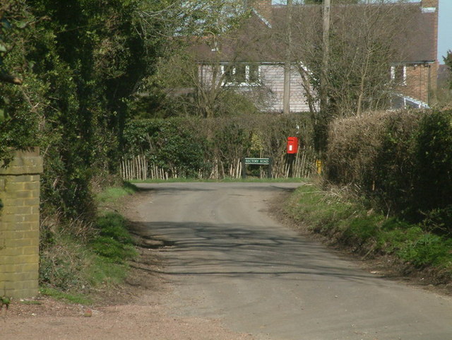 File:Mugswell Village - geograph.org.uk - 362125.jpg