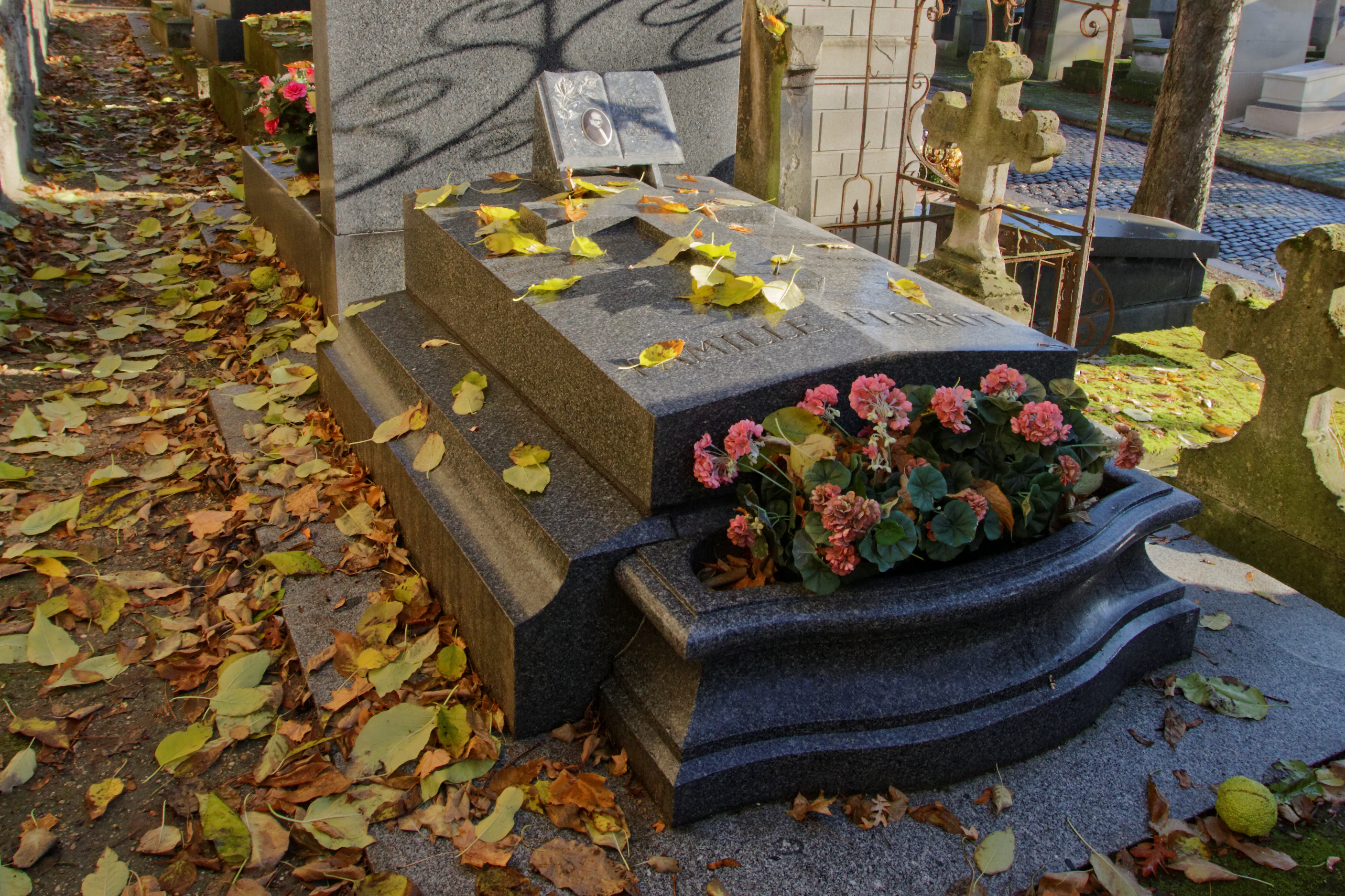 Père-Lachaise Cemetery