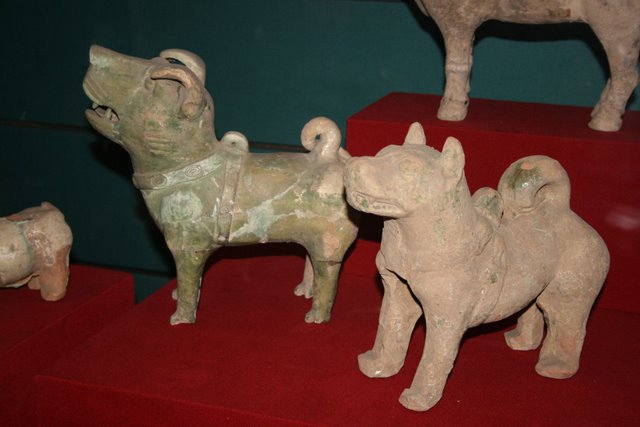 File:Pottery dogs, Han Dynasty.JPG