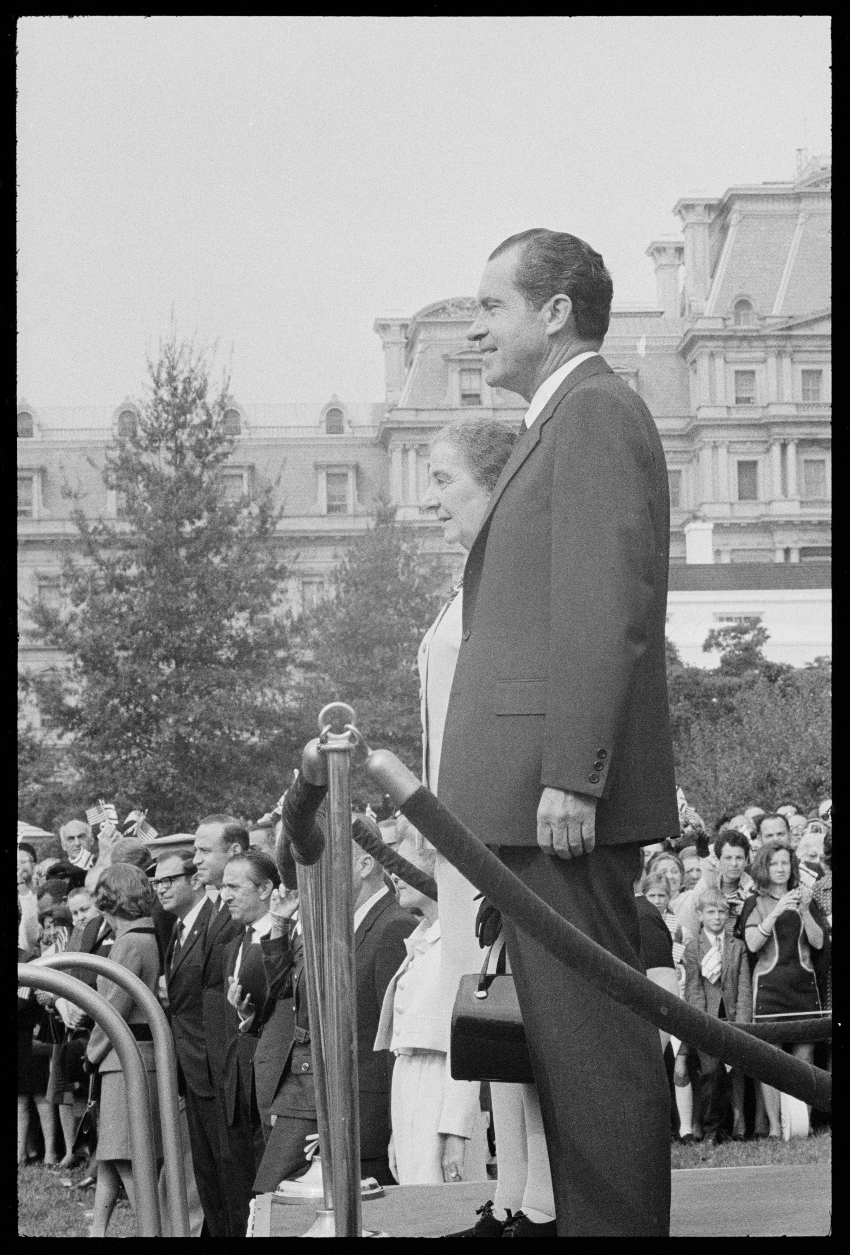https://upload.wikimedia.org/wikipedia/commons/1/15/President_Richard_Nixon_and_Prime_Minister_of_Israel_Golda_Meir.jpg