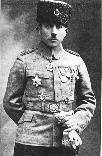 Rafael de Nogales Mendéz in an Ottoman military uniform of WWI