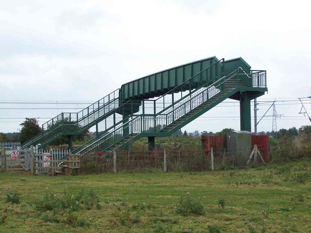 File:Railway Bridge, Elmhurst - geograph.org.uk - 568595.jpg