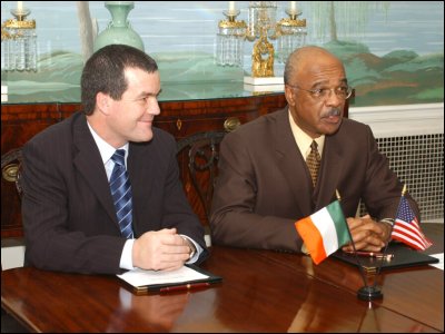 File:Rod Paige and Noel Dempsey (2).jpg