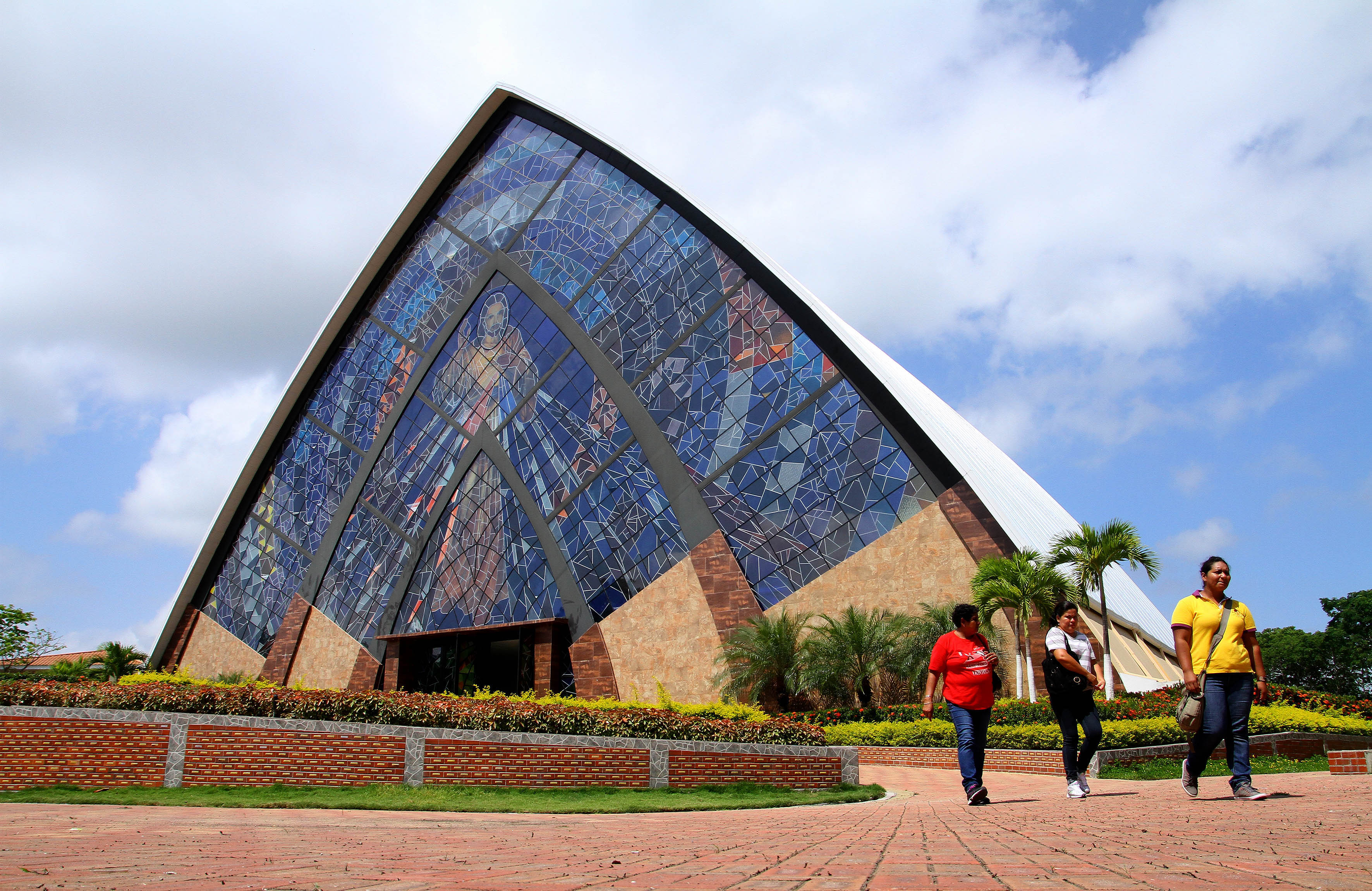 Santuario de la Divina Misericordia (Guayaquil) - Wikipedia, la  enciclopedia libre
