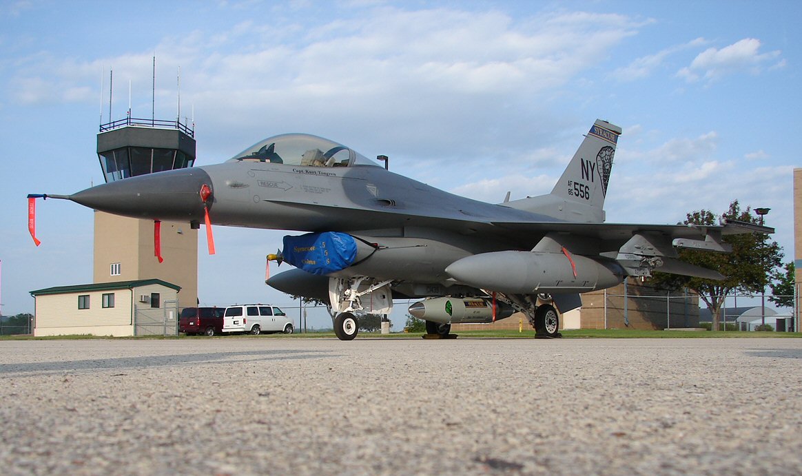 The F-16 Fighting Falcon (508413159).jpg