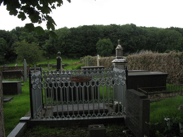 File:The grave of the Rev. Stephen Roose Hughes - geograph.org.uk - 1191586.jpg