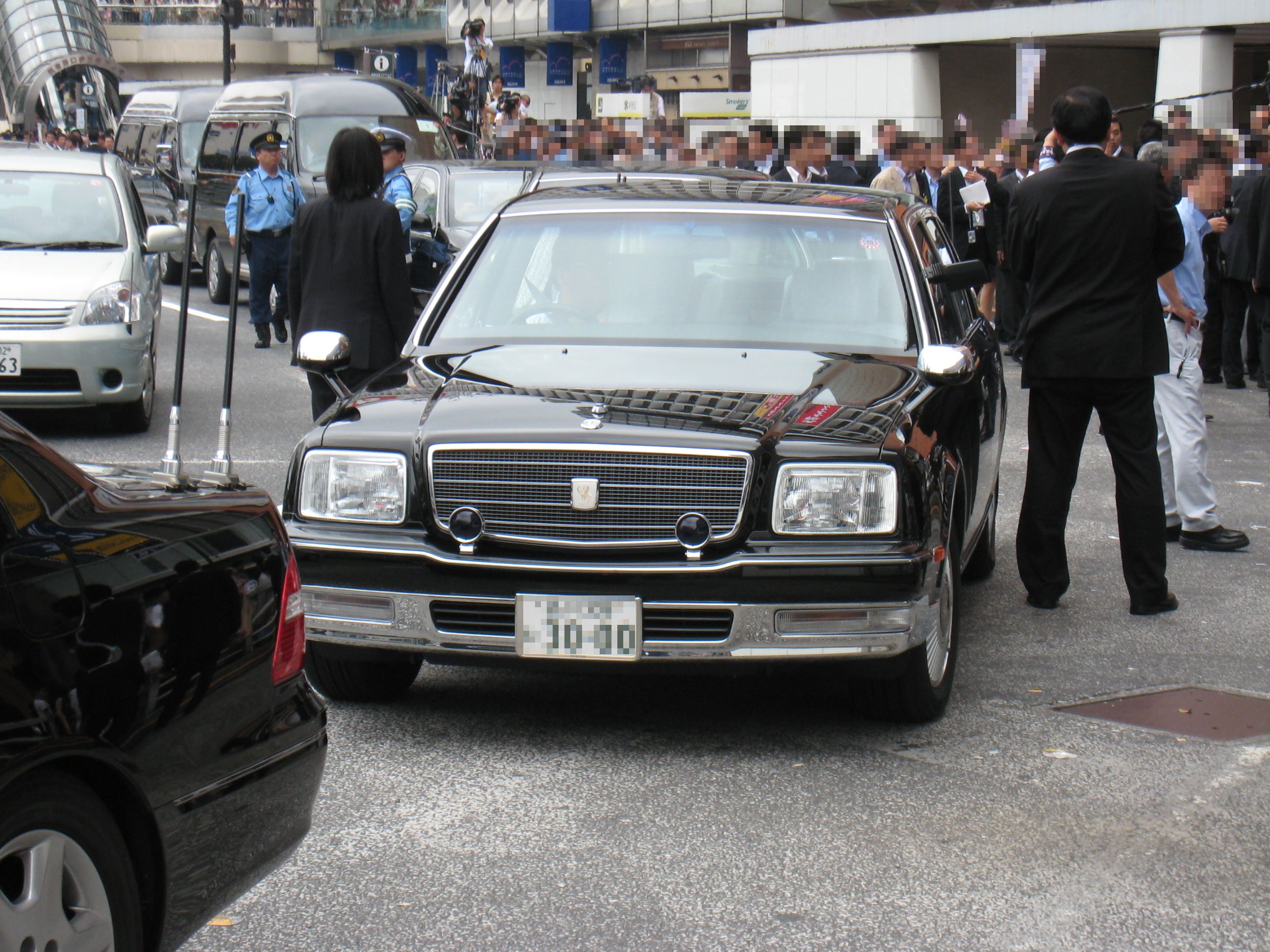 File Toyota Century Used By Japanese Prime Minister Jpg Wikimedia Commons