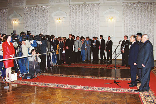 File:Vladimir Putin in Astrakhan Oblast 24-27 April 2002-18.jpg