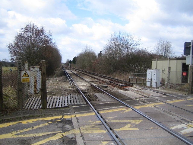 File:Wokingham - Waterloo Crossing - geograph.org.uk - 135124.jpg