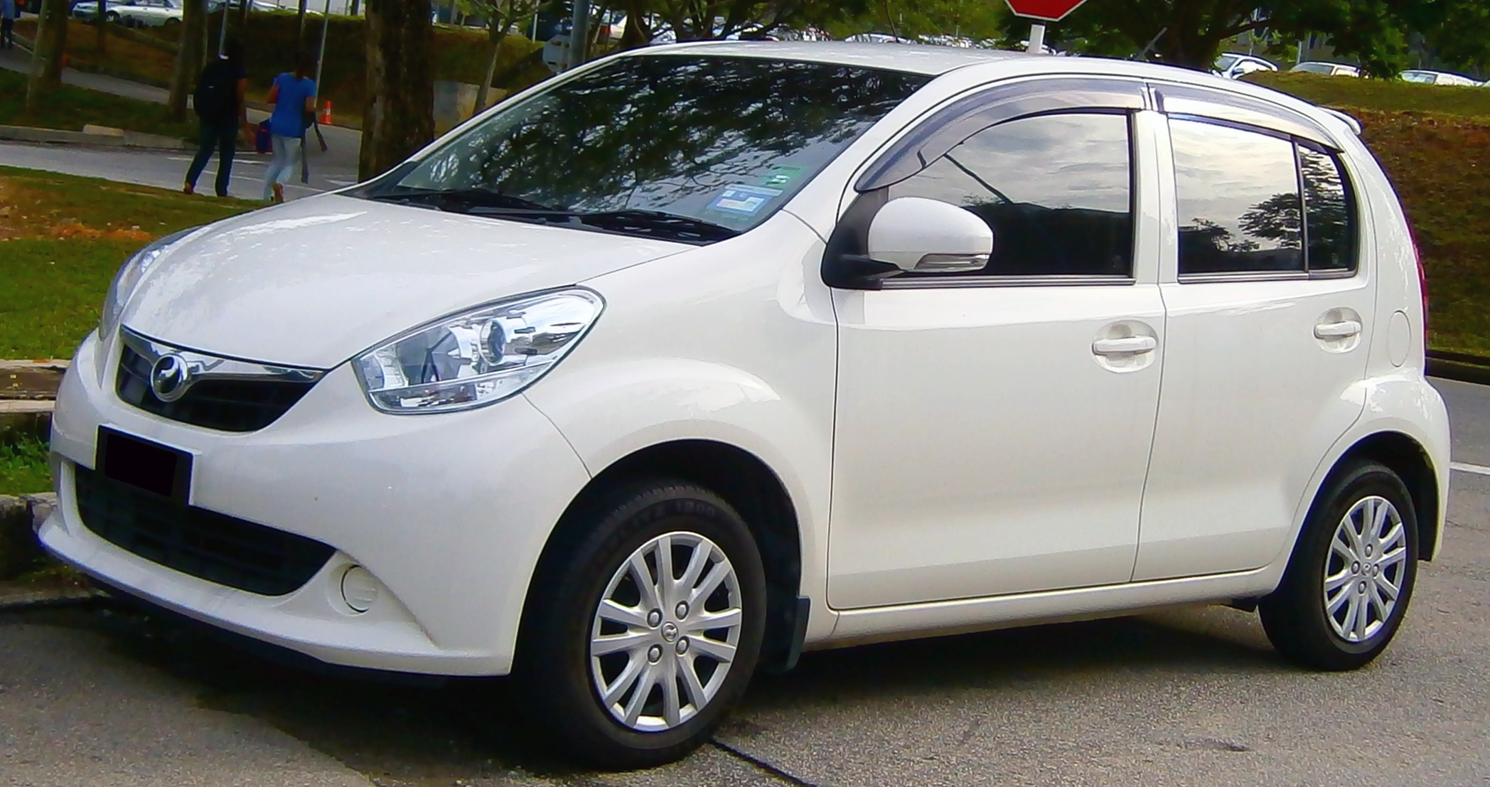 File:2011 Perodua Myvi Standard in Cyberjaya, Malaysia (01 