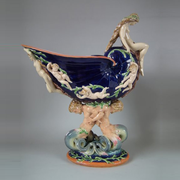 File:A Minton Nautilus shell centrepiece, 1865, coloured glazes, Revivalist style.jpg