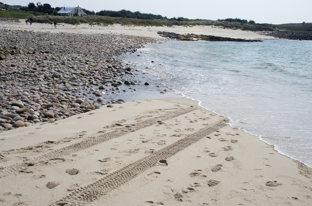 File:Advancing Tide - geograph.org.uk - 827183.jpg