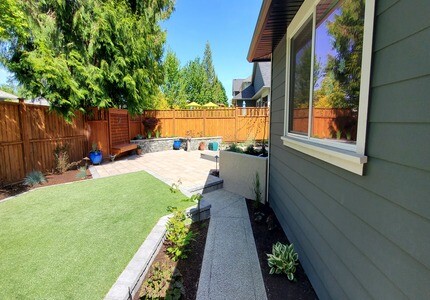 File:Artificial turf, patio, deck and retaining wall in Duncan BC.jpg