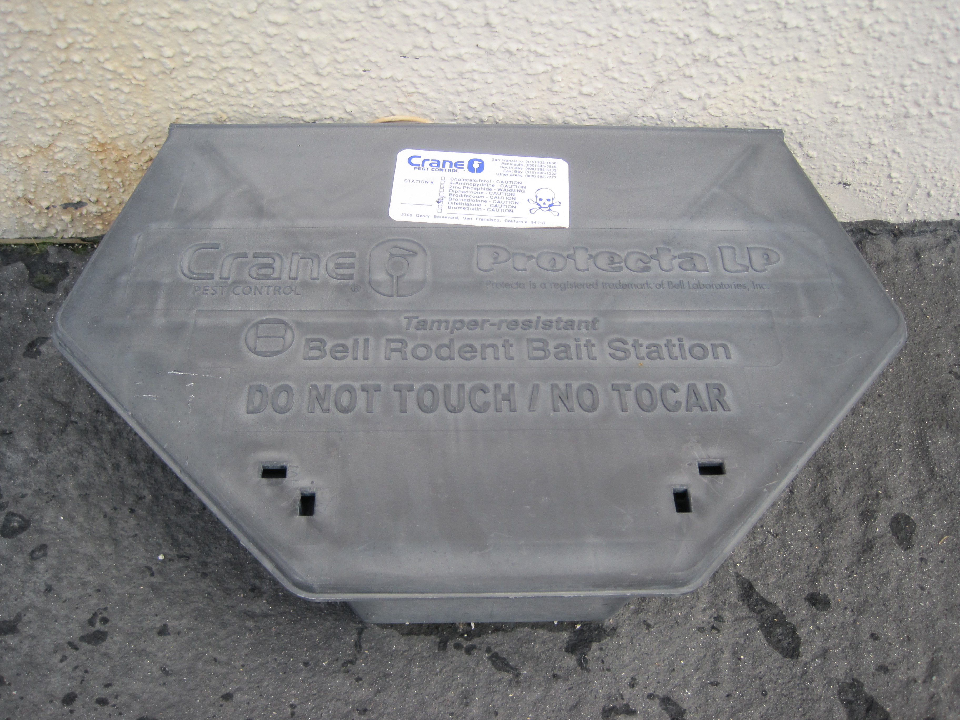 File:Bell Rodent Bait Station.JPG - Wikimedia Commons