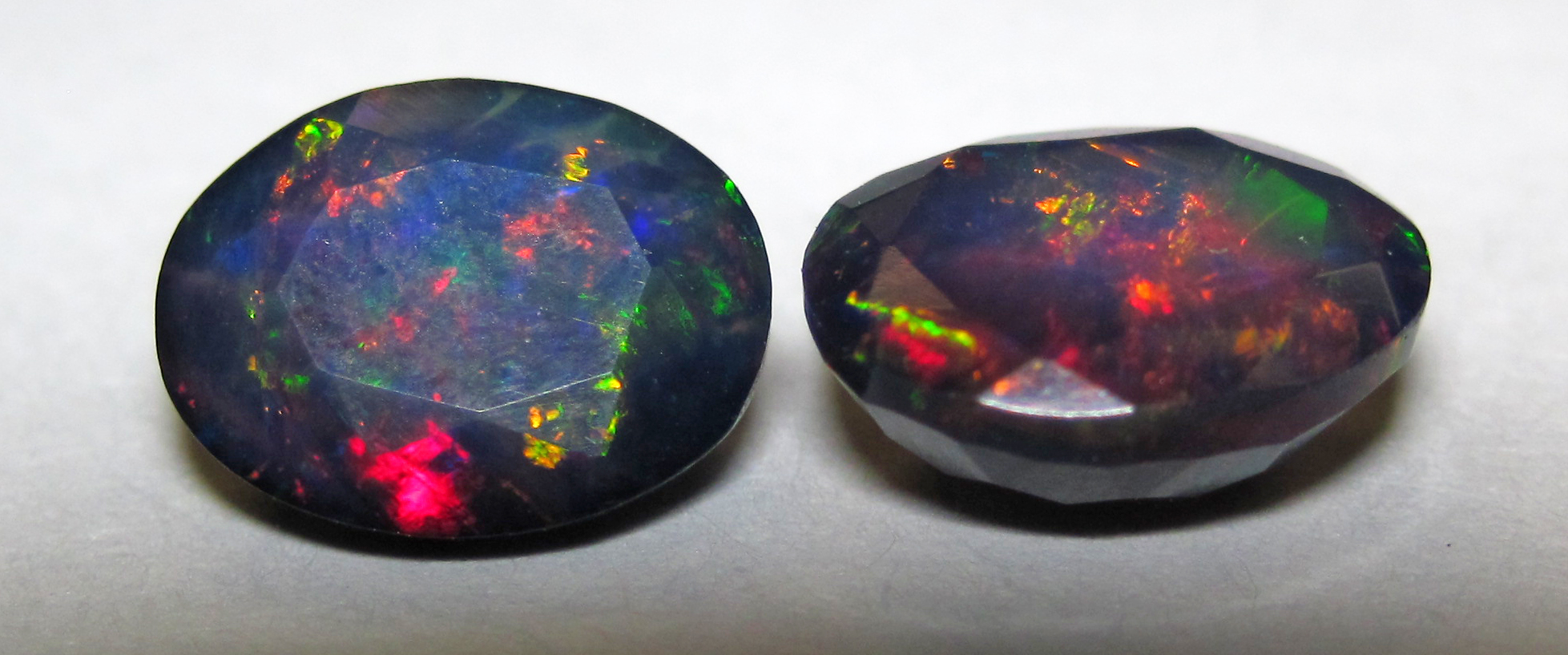 Black_opal_%28Stayish_Mine%2C_Wollo_Province%2C_Ethiopia%29_4_%2823486343859%29.jpg