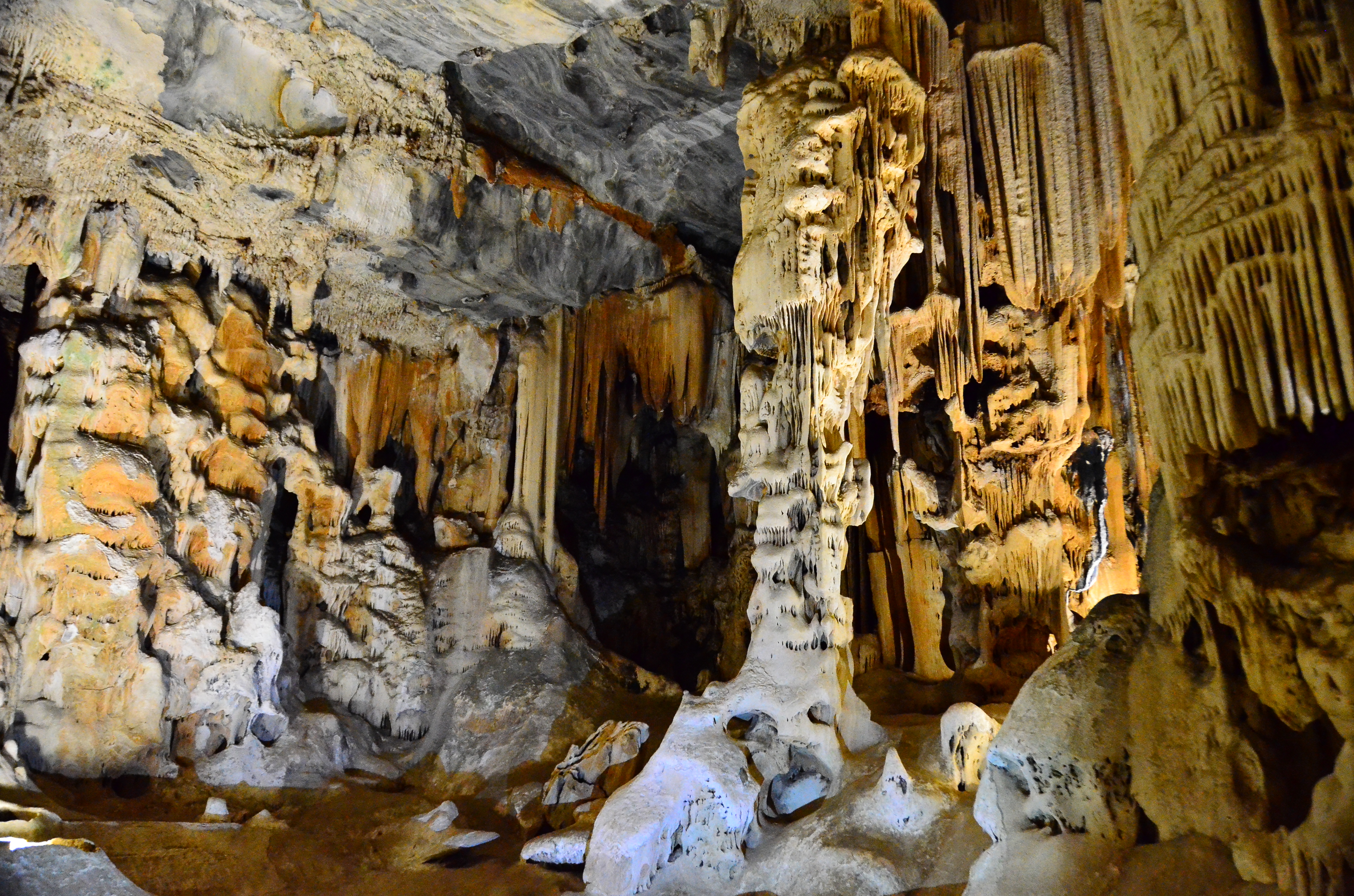 Cave 4. Cango Caves фото.