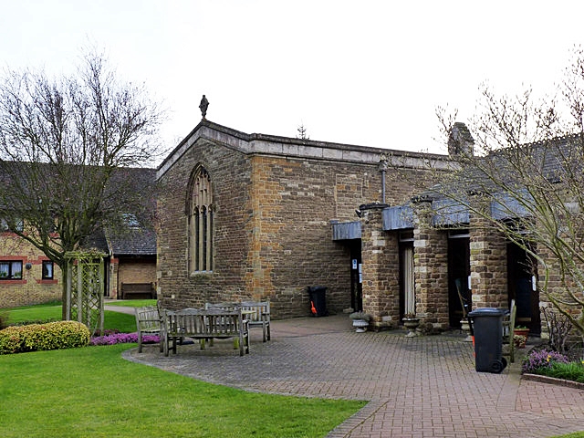 File:Chapel of St John and St Anne, Oakham-geograph-3883526.jpg