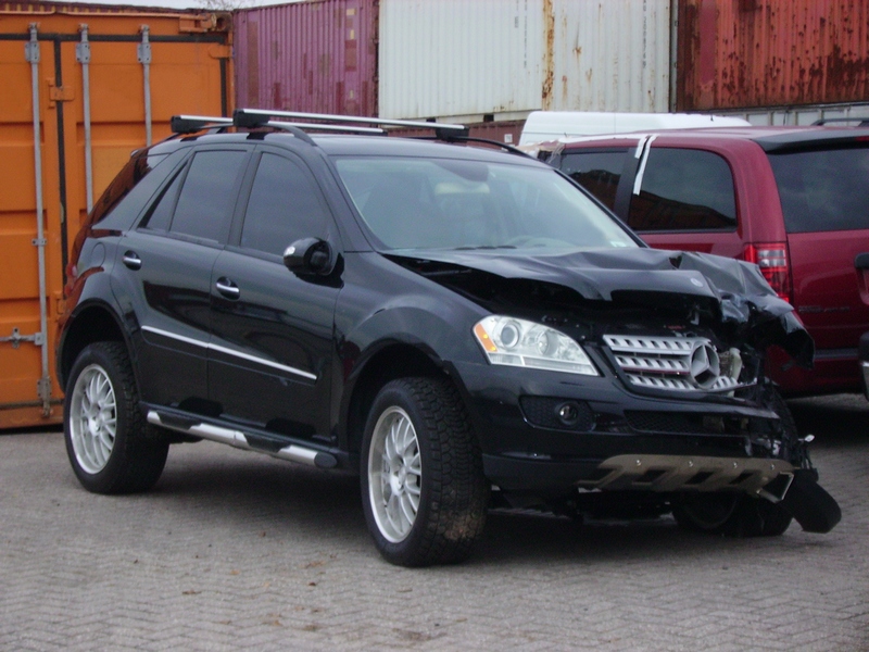 File:Damaged Mercedes-Benz SUV.jpg