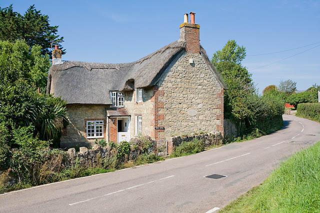 File:Grants Cottage, Calbourne - geograph.org.uk - 539371.jpg