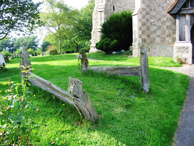 File:Grave Boards in Marsworth Churchyard - geograph.org.uk - 1198516.jpg