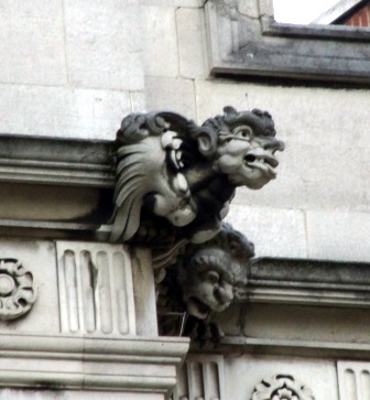File:Grotesque by Nathaniel Hitch - 2 Temple Place. Embankment. London.JPG