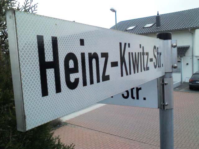 File:Heinz-Kiwitz-Str 2.jpg