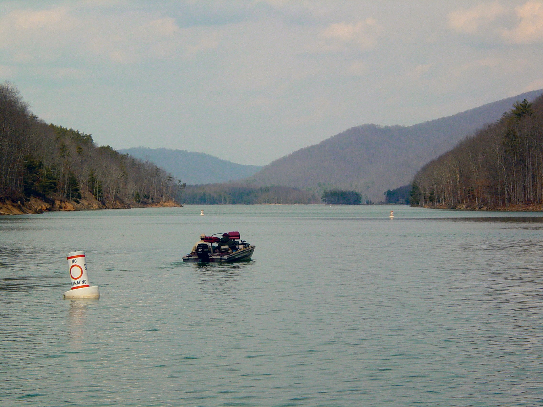 File:Lake Moomaw from boat launch.jpg - Wikimedia Commons