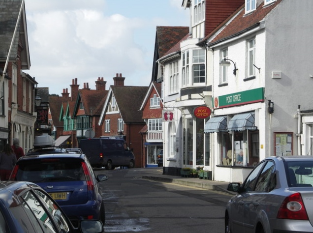 File:Milford on Sea High Street - geograph.org.uk - 356755.jpg