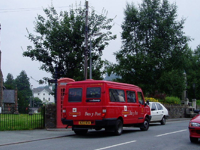 File:Rural post bus - geograph.org.uk - 65509.jpg