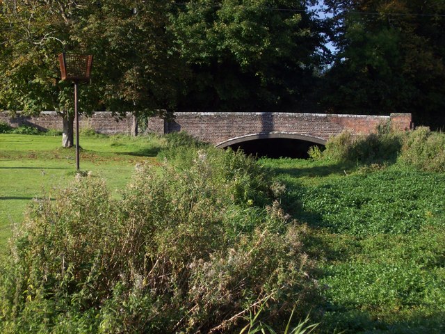 File:West Dean - Bridge - geograph.org.uk - 996345.jpg