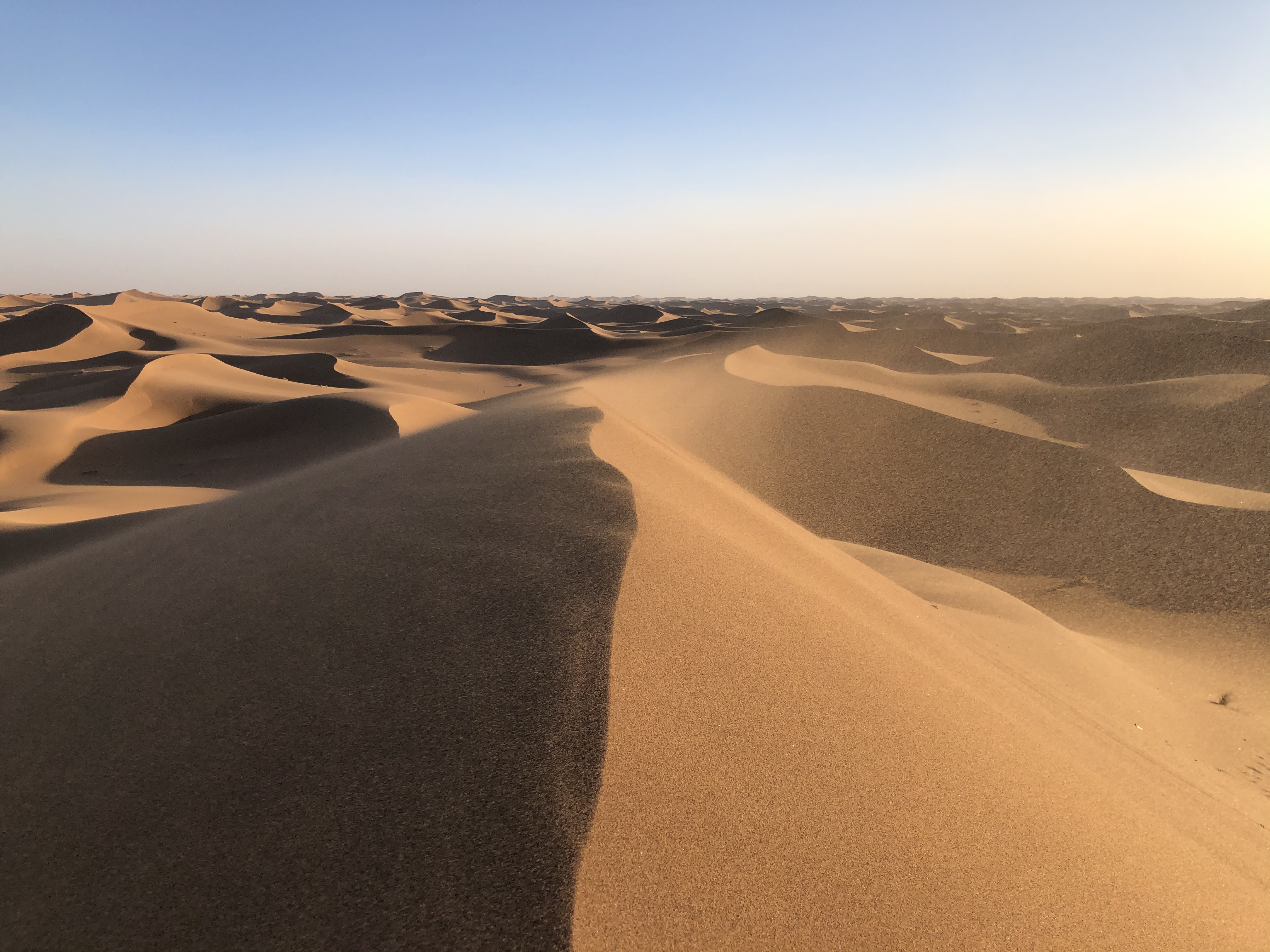 Comment se protéger du sable dans le désert ?