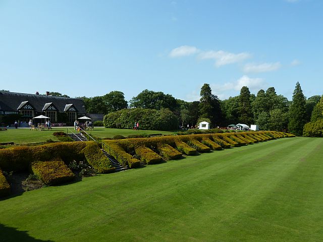 Antiques Roadshow at Gregynog - geograph.org.uk - 3549600