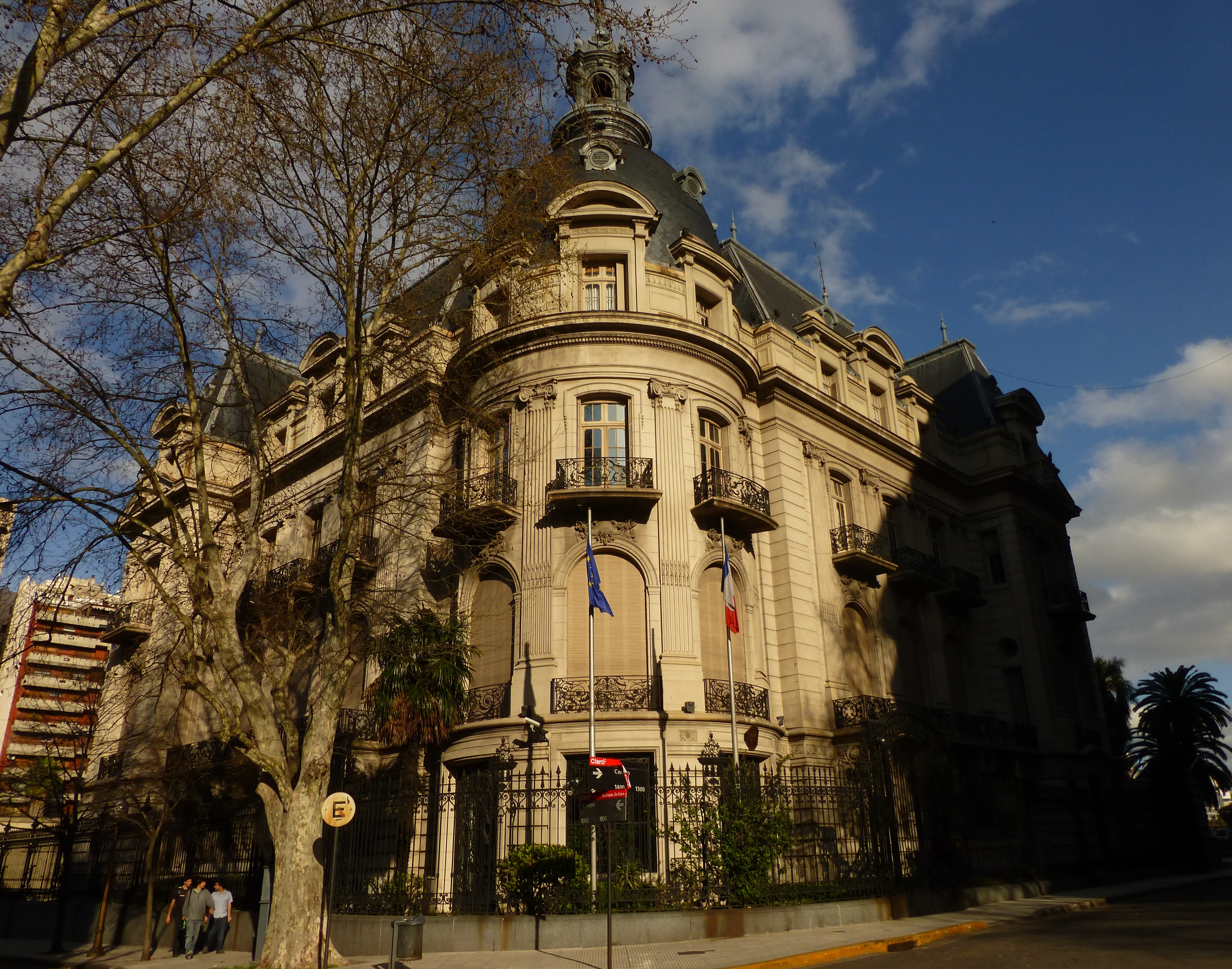 Retiro  Official English Website for the City of Buenos Aires