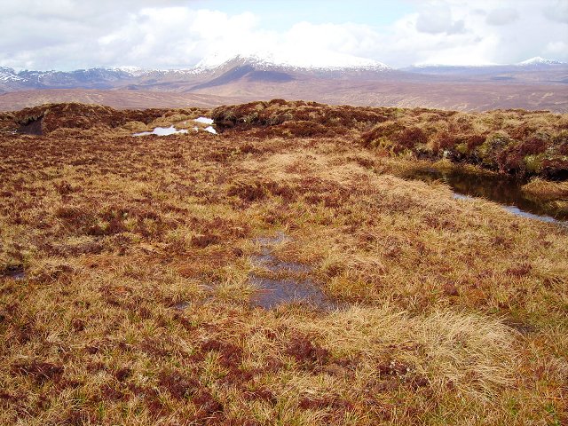 File:Càrn na Ceàrdaich - geograph.org.uk - 171494.jpg