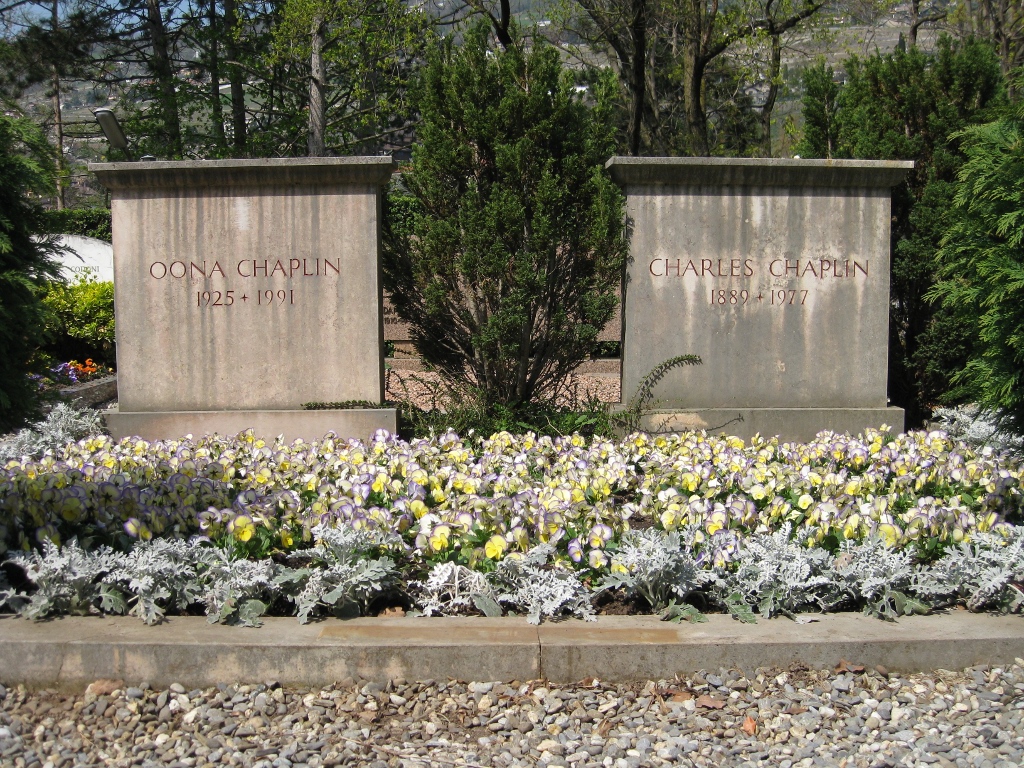 Картинки по запросу chaplin grave