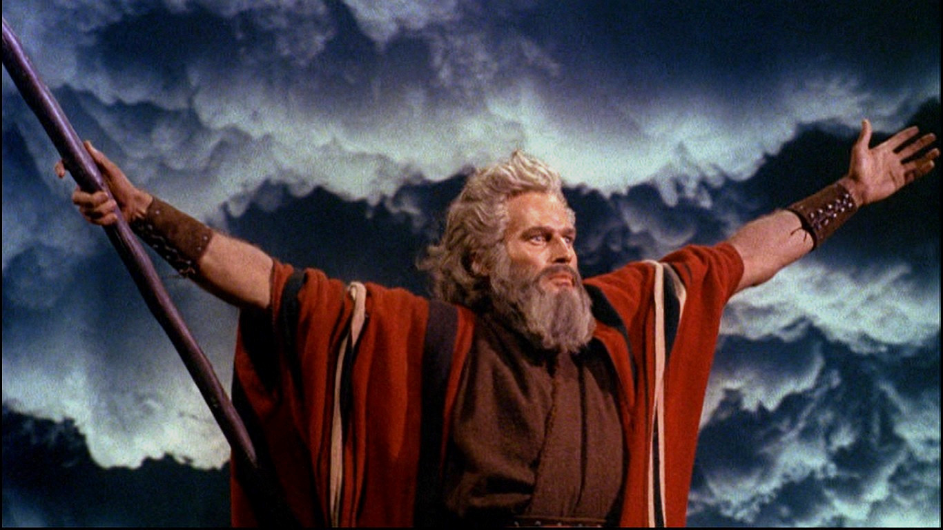 Civilisations mystérieuses de l'Asie - Page 2 Charlton_Heston_in_The_Ten_Commandments_film_trailer