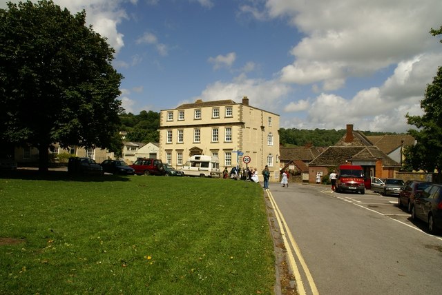 Chipping Gardens and car park - geograph.org.uk - 1003188