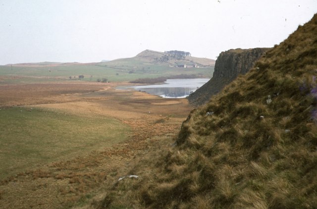 Crags at Steel Rigg, 1974 - geograph.org.uk - 1310822