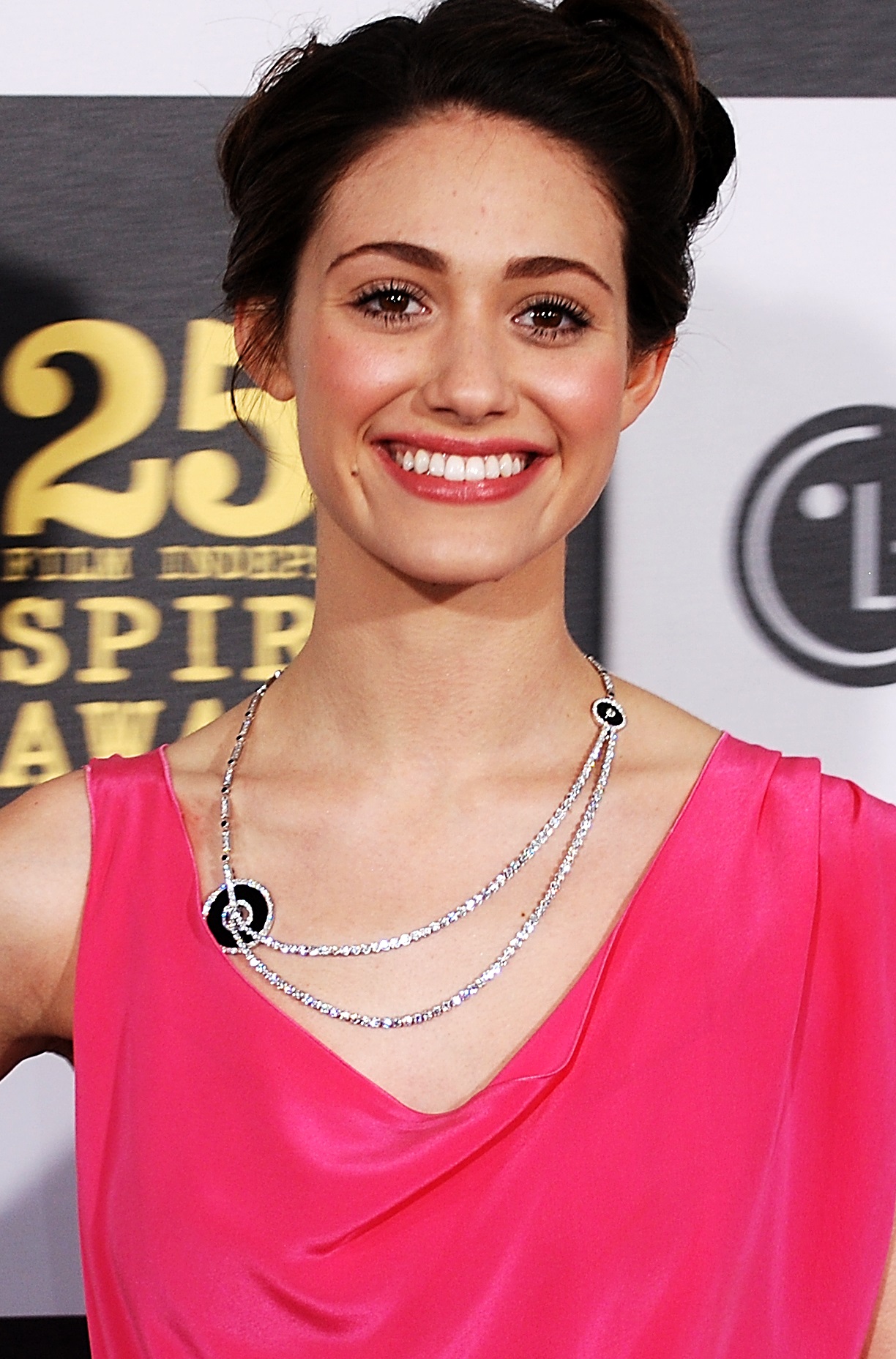 The 36-year old daughter of father (?) and mother Cheryl Rossum Emmy Rossum in 2023 photo. Emmy Rossum earned a  million dollar salary - leaving the net worth at 10 million in 2023