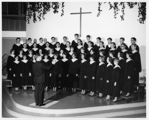 File:Goshen College Choir, undated (15456984269).jpg