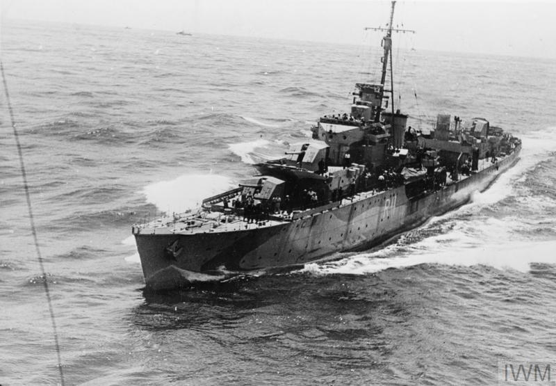 File:HMS FORMIDABLE "ON THE JOB". OCTOBER 1943, ON BOARD FORMIDABLE, AT SEA WITH OTHER SHIPS OF THE ROYAL NAVY. HER PLANES ARE THE `EYES' OF THE FLEET, WATCHING FOR U-BOATS AND READY TO WARD OFF ATTEMPTED AIR ATTACK A19837.jpg