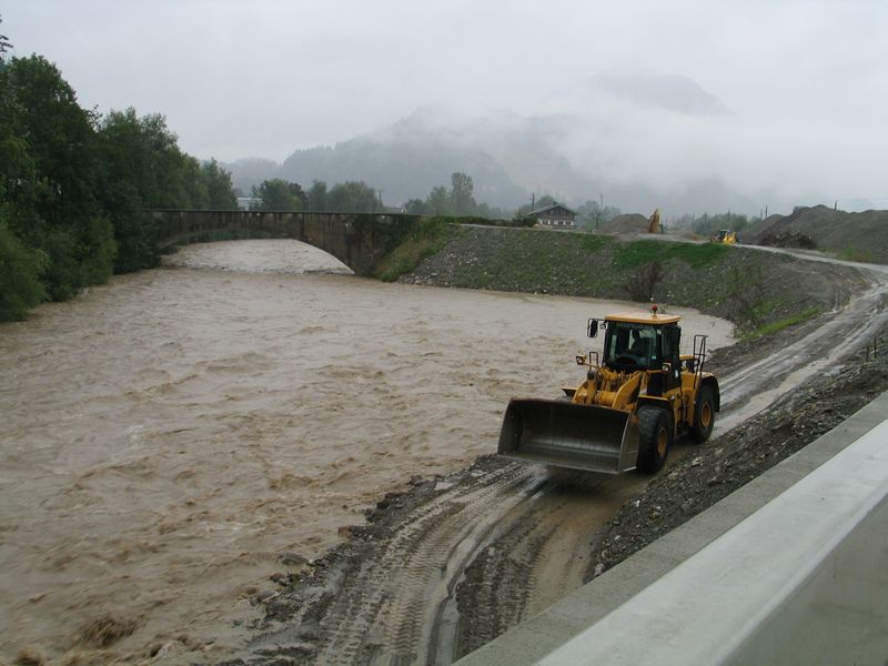 File:Hochwasser BA 2005 2.jpg