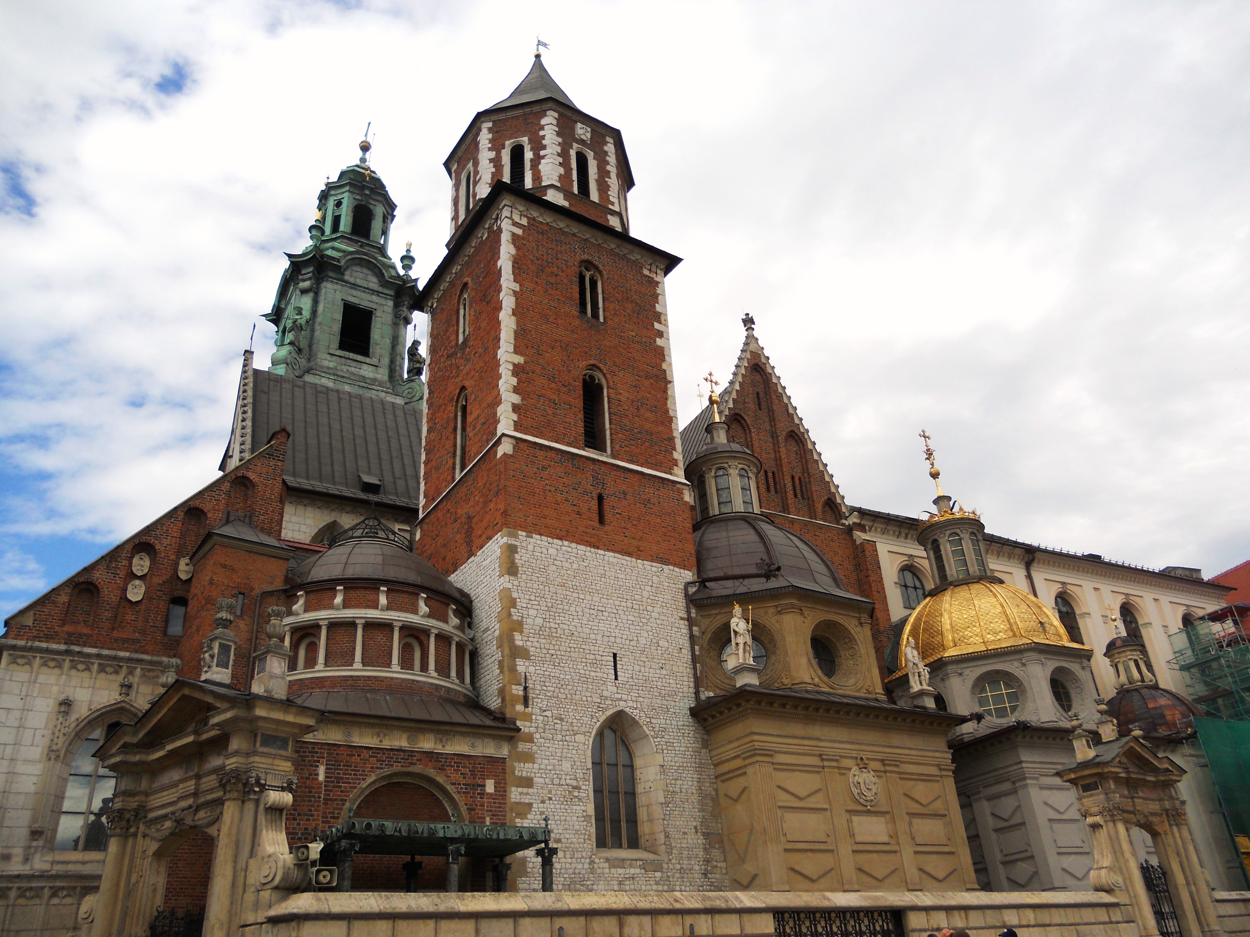 Польша Вавельский замок собор святых Станислава и Вацлава.