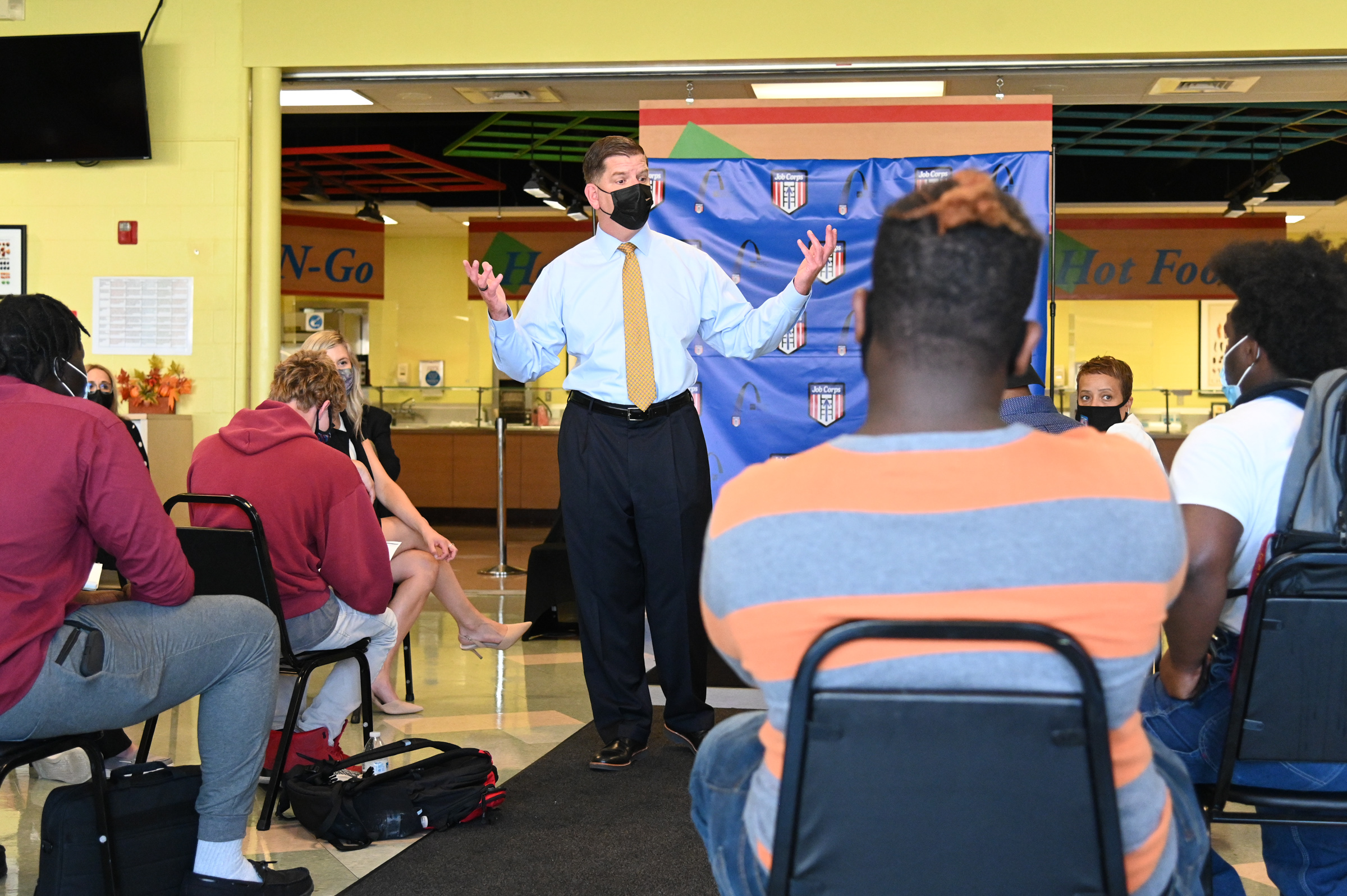 Marty Walsh visits a Job Corps center in St. Louis (July 15, 2021) .