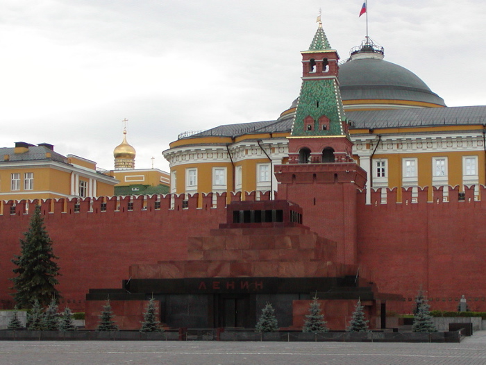 File:Lenins Mausoleum.jpg